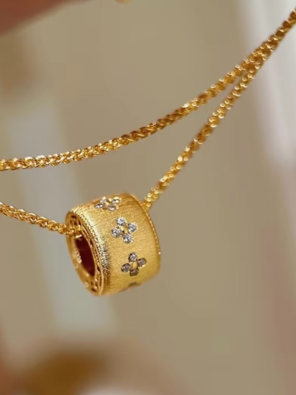 Gold clover Charm Pendant Necklace - Women's Jewelry